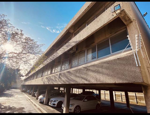 238M² BUILDING TO LET IN SANLAMHOF
